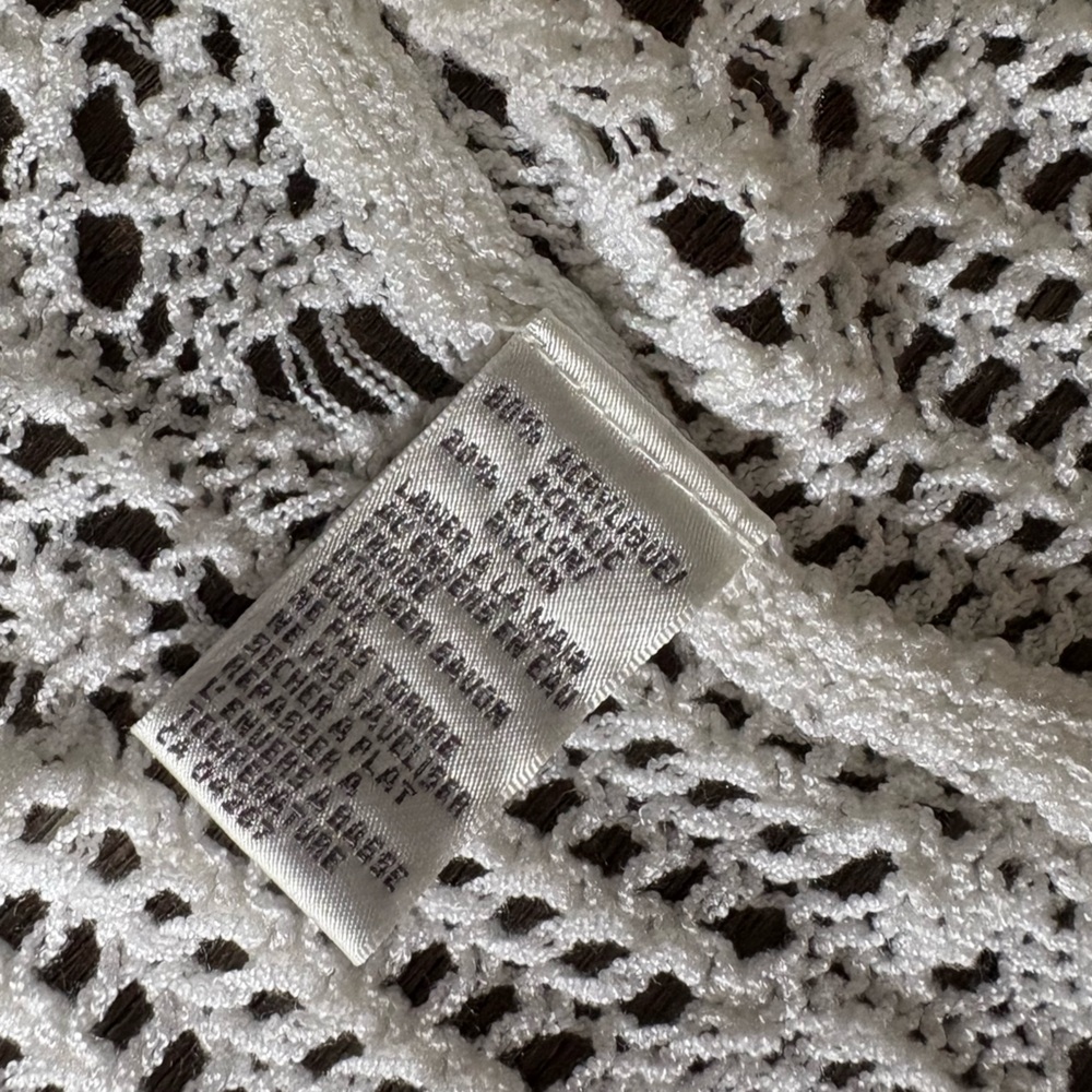 Elegant White Lace Cardigan - Picture 3 of 4